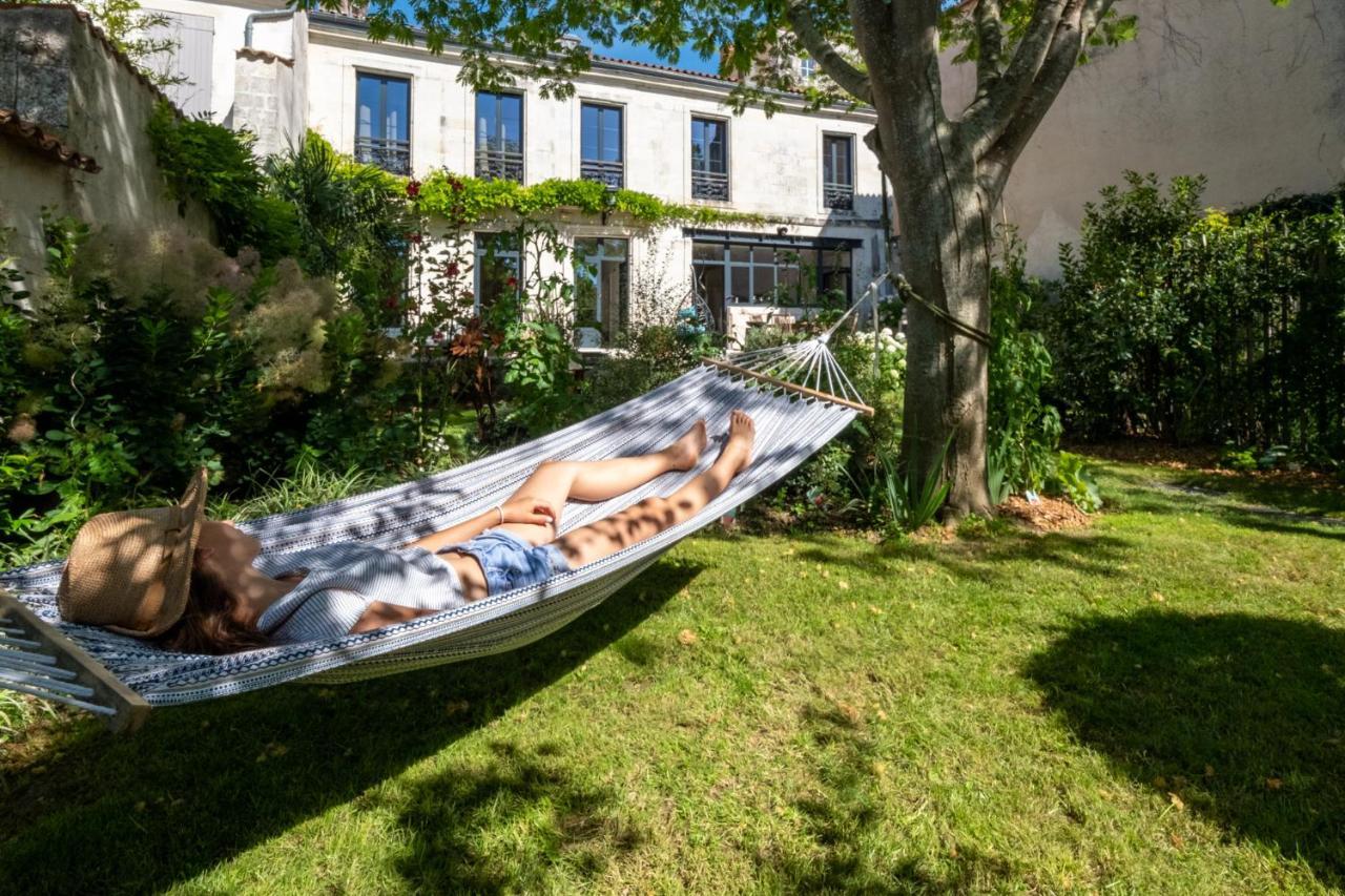 Escale Rochelaise, Gite Urbain Avec Spa Bain Nordique Et Sauna Tonneau La Rochelle  Luaran gambar
