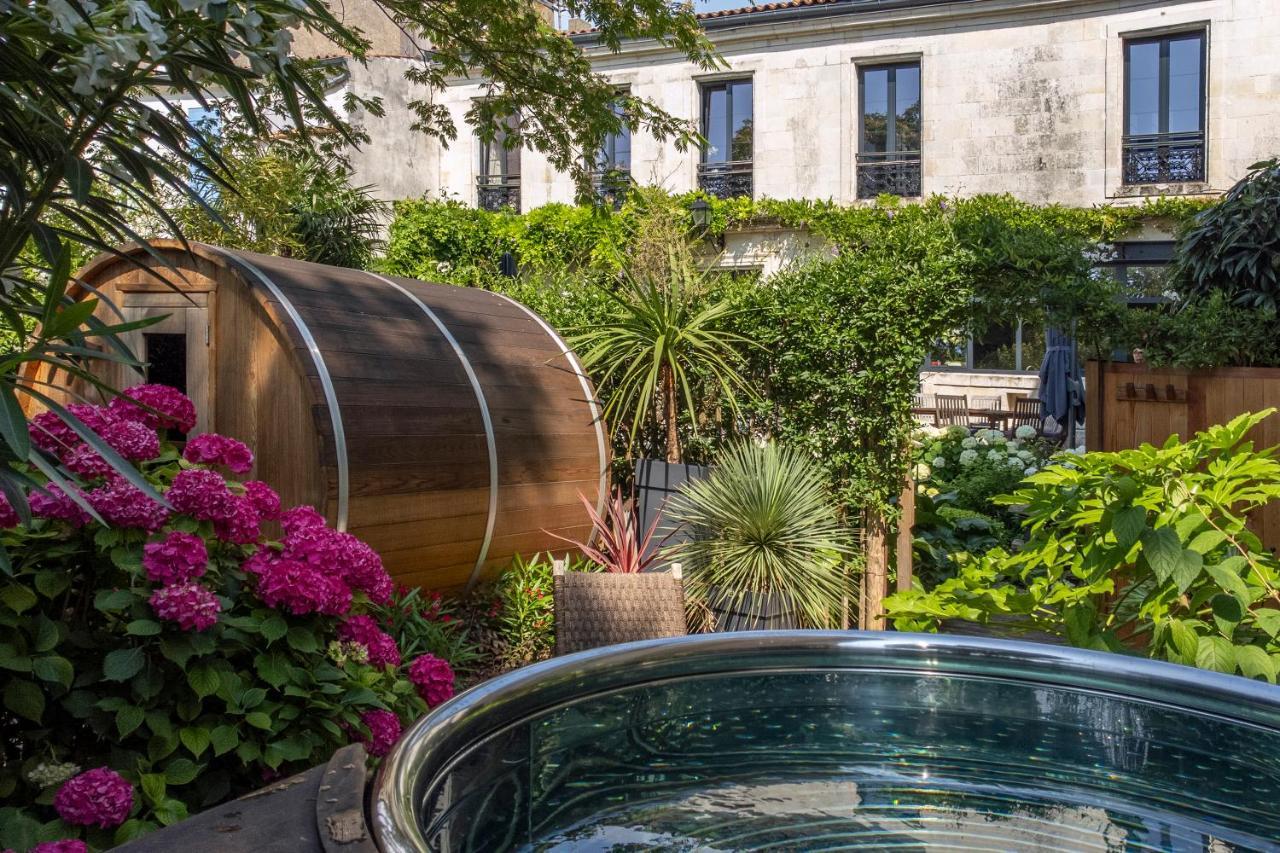 Escale Rochelaise, Gite Urbain Avec Spa Bain Nordique Et Sauna Tonneau La Rochelle  Luaran gambar