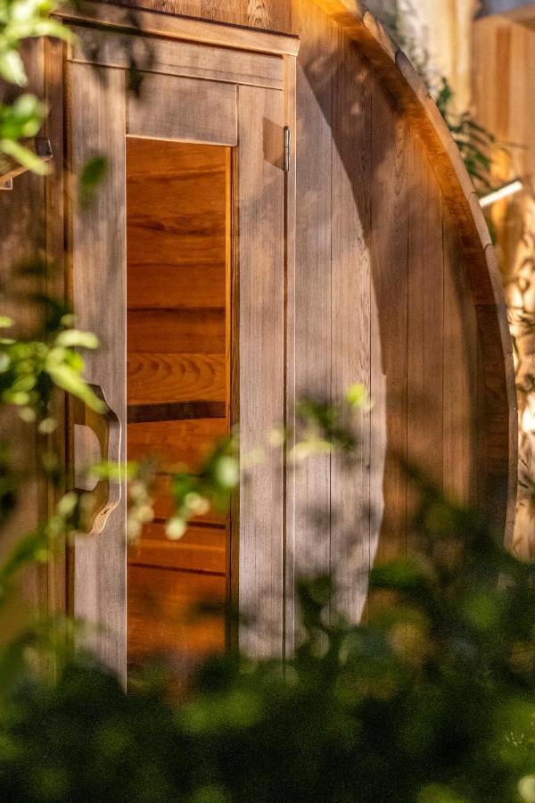 Escale Rochelaise, Gite Urbain Avec Spa Bain Nordique Et Sauna Tonneau La Rochelle  Luaran gambar
