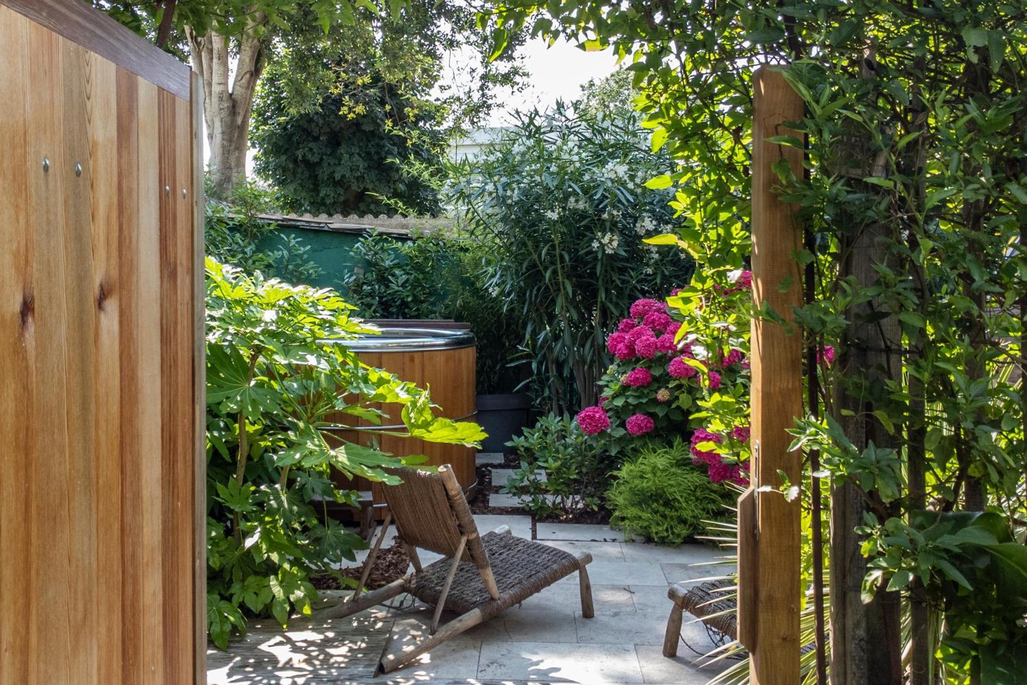 Escale Rochelaise, Gite Urbain Avec Spa Bain Nordique Et Sauna Tonneau La Rochelle  Luaran gambar