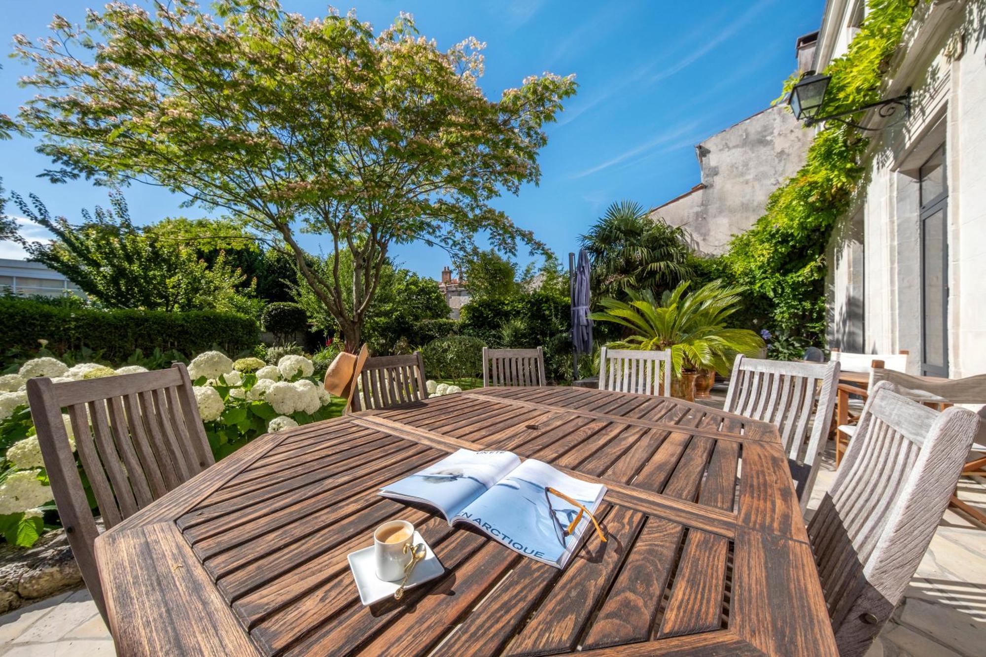 Escale Rochelaise, Gite Urbain Avec Spa Bain Nordique Et Sauna Tonneau La Rochelle  Luaran gambar