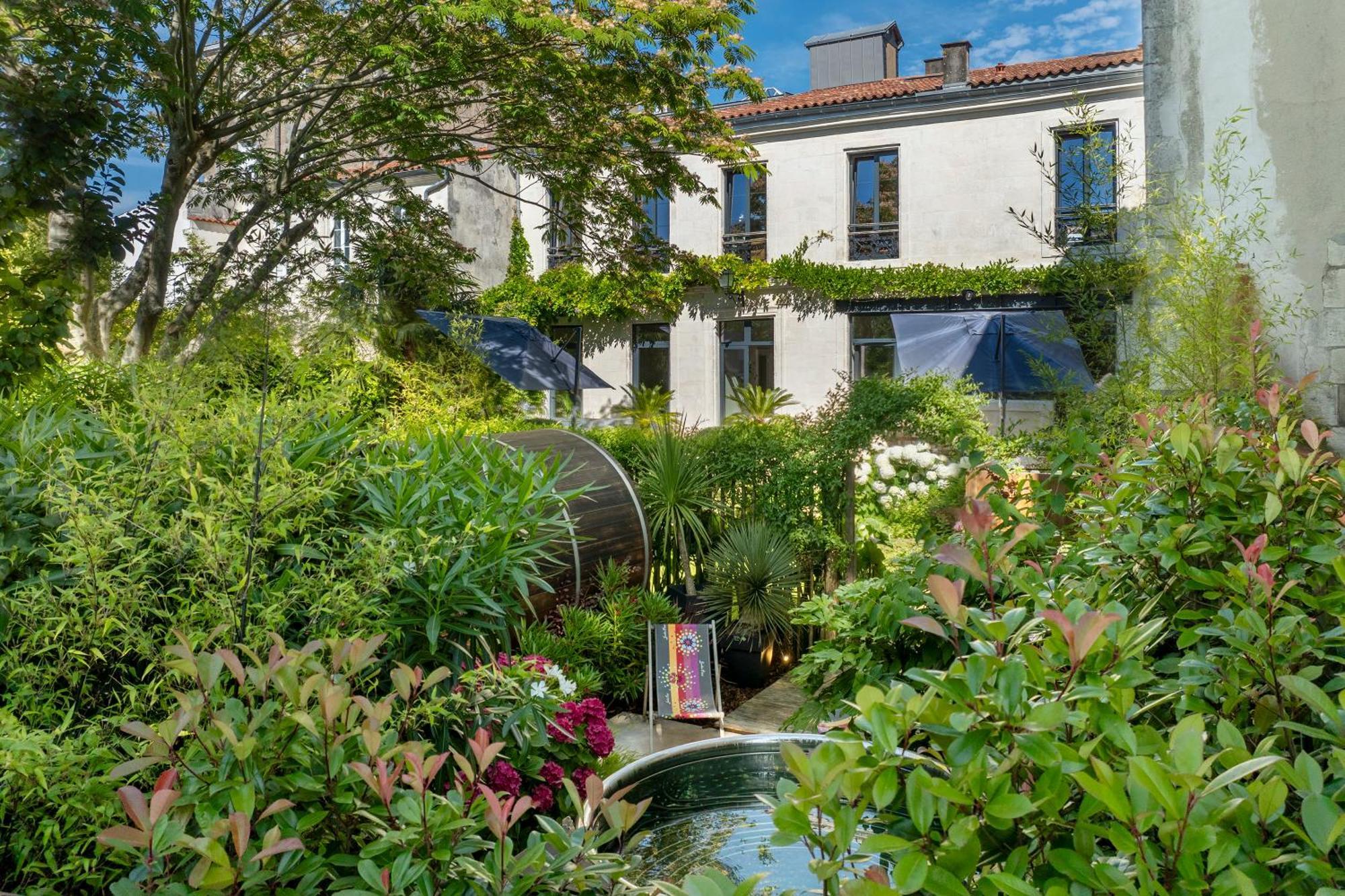 Escale Rochelaise, Gite Urbain Avec Spa Bain Nordique Et Sauna Tonneau La Rochelle  Luaran gambar
