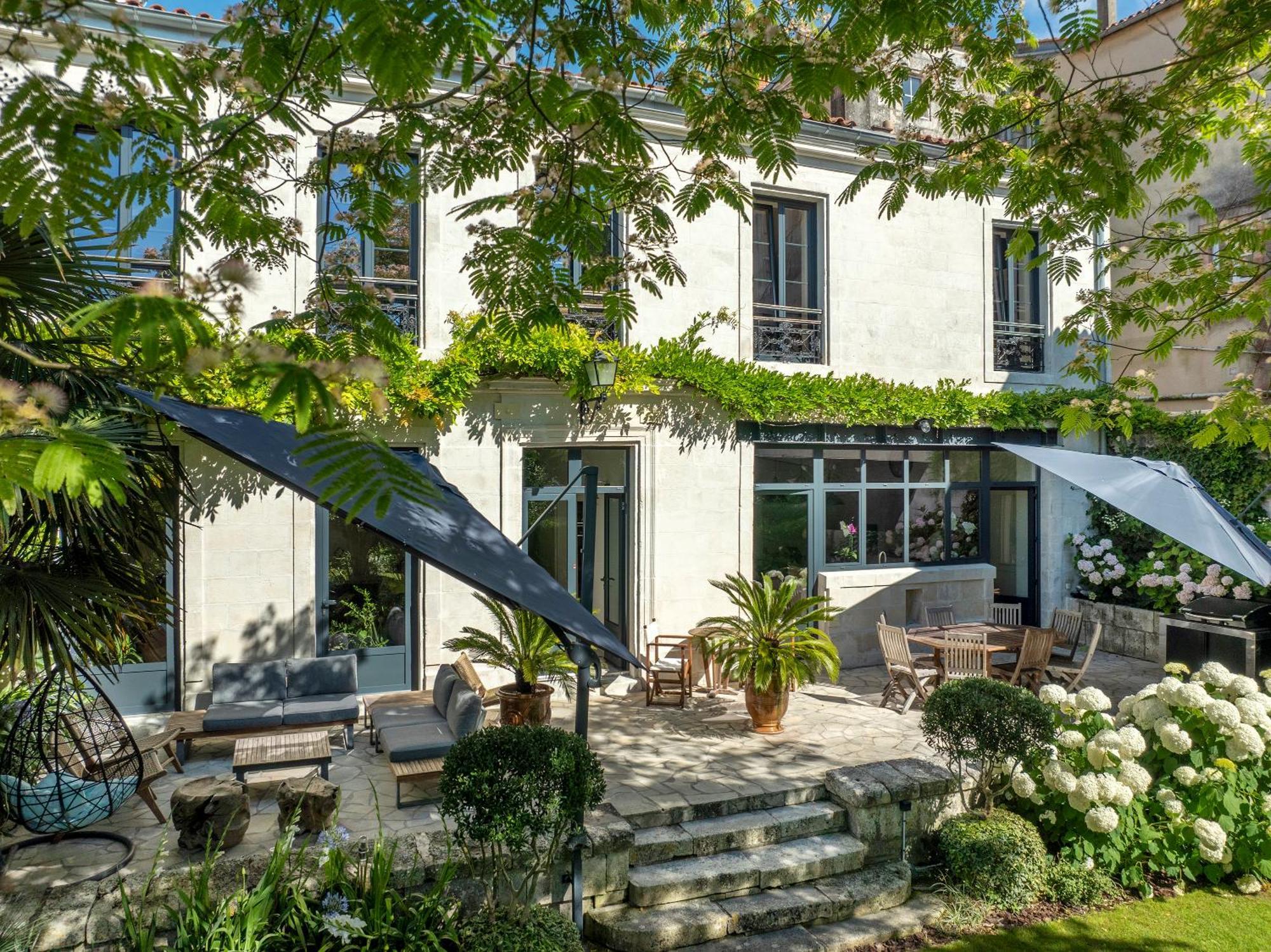 Escale Rochelaise, Gite Urbain Avec Spa Bain Nordique Et Sauna Tonneau La Rochelle  Luaran gambar